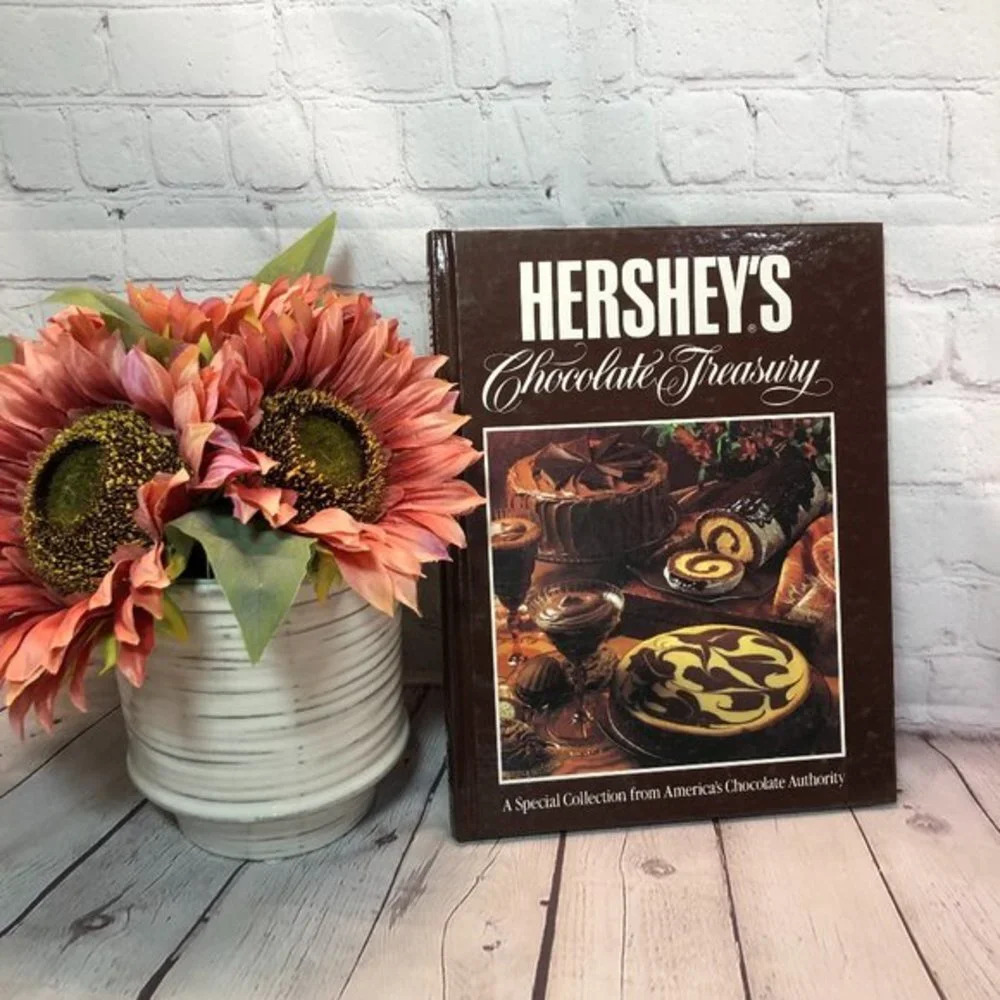 Vintage 1984 HERSHEY'S CHOCOLATE TREASURY cookbook chocolate lover